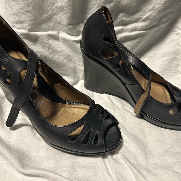 You by Crocs, all leather ankle strap wedges, gently worn, size 7 - Picture 2 of 4